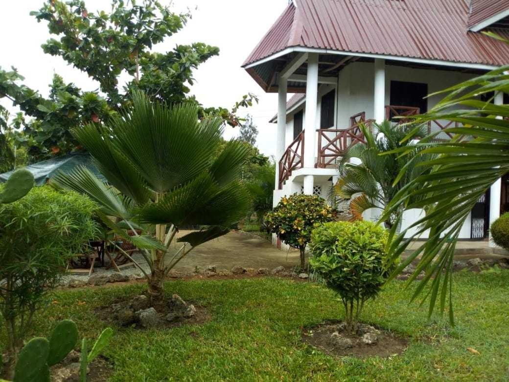 Sea Breeze Villas Kenya Diani Beach Exterior photo